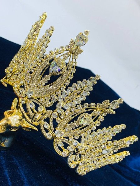 تاجات كريستال