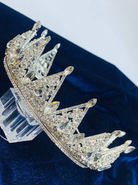 تاجات كريستال