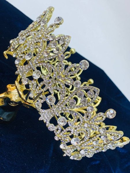 تاجات كريستال