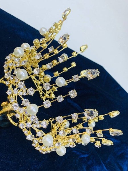 تاجات كريستال