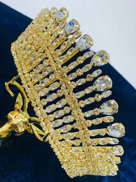 تاجات كريستال