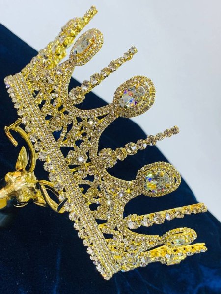 تاجات كريستال