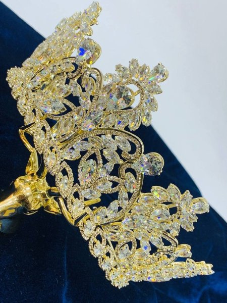 تاجات كريستال