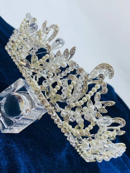 تاجات كريستال