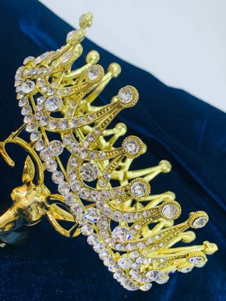 تاجات كريستال