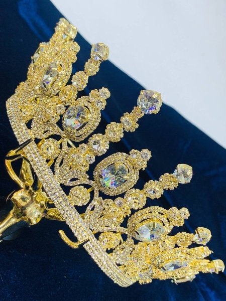 تاجات كريستال