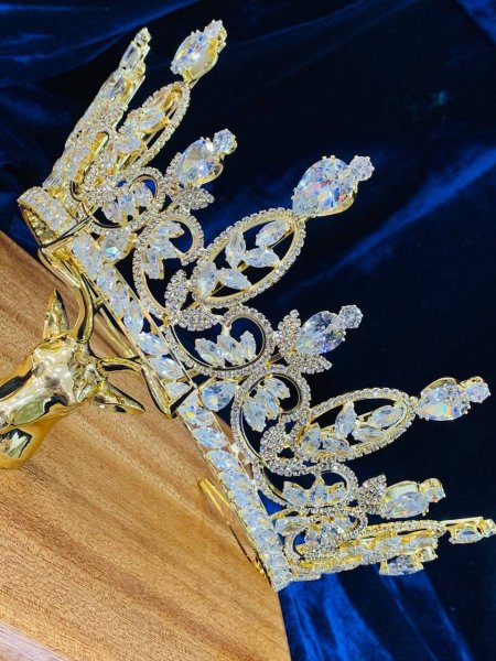 تاجات كريستال