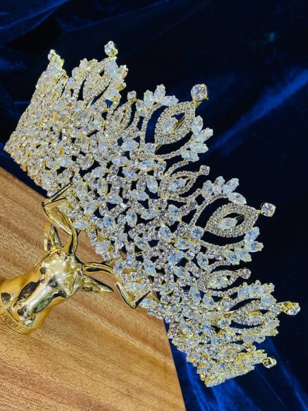 تاجات كريستال