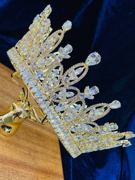 تاجات كريستال