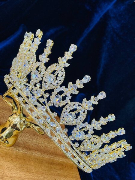 تاجات كريستال