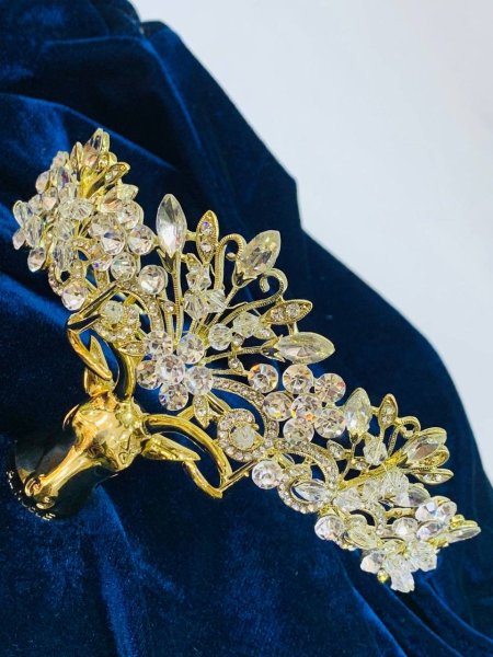 تاجات كريستال