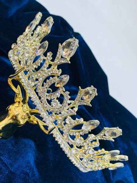 تاجات كريستال