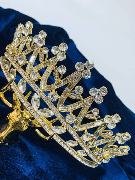 تاجات كريستال