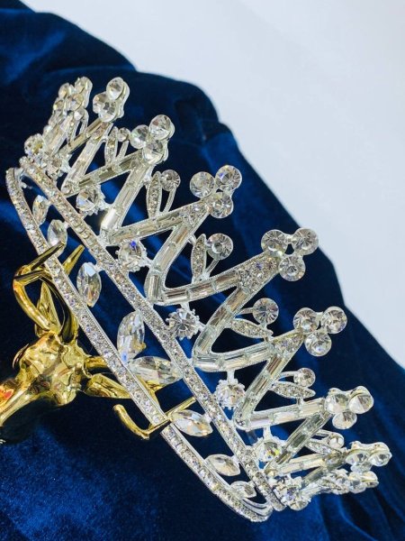 تاجات كريستال