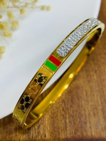 اساور ستاتي