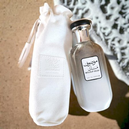 عطر موصوف ابيض
